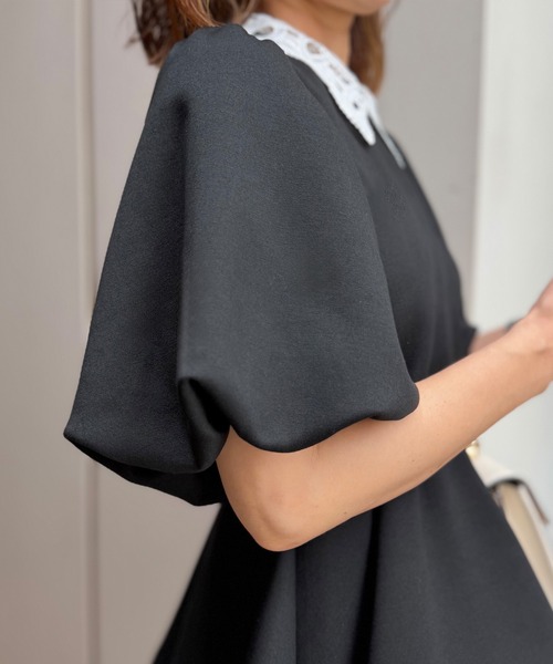 junoah（ジュノア）の「レース襟ペプラムトップス（シャツ/ブラウス・レディース・ネイビー/アイボリー/ブラック・LARGE/MEDIUM/SMALL）」の6枚目の写真