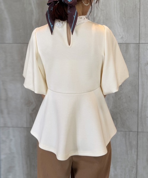 junoah（ジュノア）の「レース襟ペプラムトップス（シャツ/ブラウス・レディース・ネイビー/アイボリー/ブラック・LARGE/MEDIUM/SMALL）」の12枚目の写真