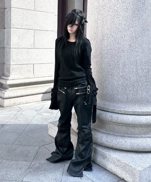 YIKAI LABORATORY（イカイラボラトリー）の「【YIKAI LABORATORY】syncope waxed denim / 【イカイラボラトリー】ダメージフレアデニムパンツ＜着用動画あり＞（デニムパンツ・メンズ・ブラック・02/01）」の7枚目の写真