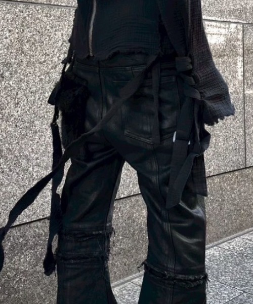 YIKAI LABORATORY（イカイラボラトリー）の「【YIKAI LABORATORY】syncope waxed denim / 【イカイラボラトリー】ダメージフレアデニムパンツ＜着用動画あり＞（デニムパンツ・メンズ・ブラック・02/01）」の22枚目の写真