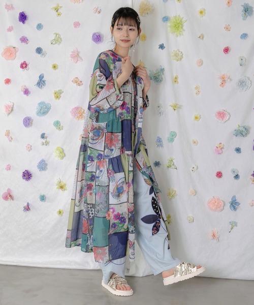 ScoLar(スカラー)の「162623:アートコラージュ柄 シャツワンピース(シャツワンピース・レディース・オフホワイト/アイボリー・M)」の3枚目の写真