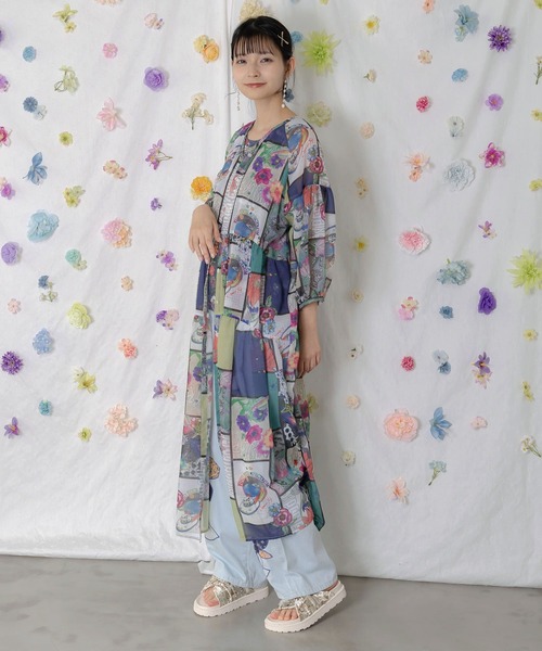 ScoLar(スカラー)の「162623:アートコラージュ柄 シャツワンピース(シャツワンピース・レディース・オフホワイト/アイボリー・M)」の5枚目の写真