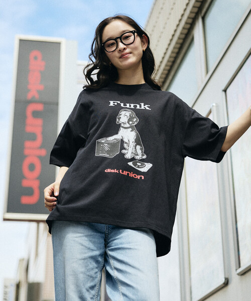 FREAK'S STORE(フリークスストア)の「限定展開 diskunion×FREAK'S STORE 別注 ビーグル ビッグシルエット プリント クルーネック Tシャツ(Tシャツ/カットソー・メンズ・ブラック/ブラウン/ホワイト・MEDIUM/SMALL/LARGE)」の19枚目の写真