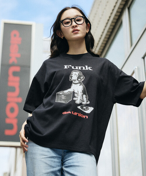 FREAK'S STORE(フリークスストア)の「限定展開 diskunion×FREAK'S STORE 別注 ビーグル ビッグシルエット プリント クルーネック Tシャツ(Tシャツ/カットソー・メンズ・ブラック/ブラウン/ホワイト・MEDIUM/SMALL/LARGE)」の20枚目の写真
