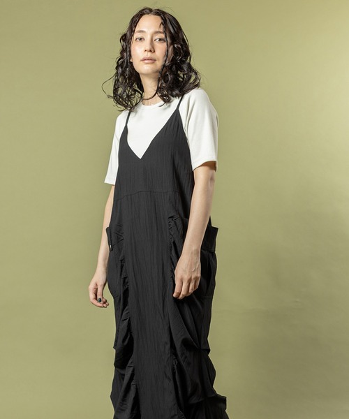 OSMOSIS（オズモーシス）の「2WAYギャザーワンピース（ワンピース・レディース・ベージュ/ブラック/カーキ・ONE SIZE）」の2枚目の写真