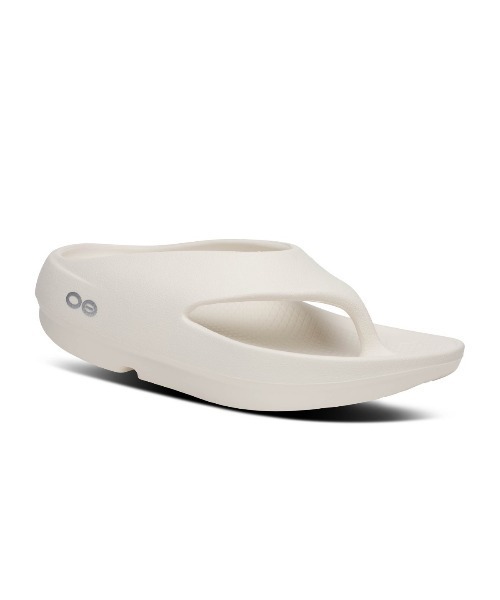 OOFOS(ウーフォス)の「OOFOS OOriginal+(ウーフォス ウーオリジナルプラス)(サンダル・メンズ・ミント/ブラック/ホワイト系・22cm/25cm/24cm/23cm/29cm/28cm/27cm/26cm/30cm)」の2枚目の写真