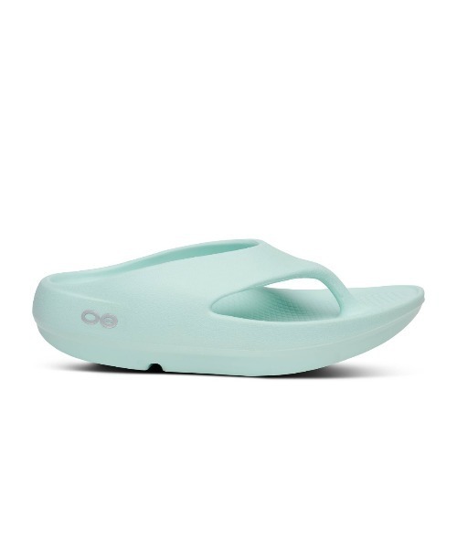 OOFOS(ウーフォス)の「OOFOS OOriginal+(ウーフォス ウーオリジナルプラス)(サンダル・メンズ・ミント/ブラック/ホワイト系・22cm/25cm/24cm/23cm/29cm/28cm/27cm/26cm/30cm)」の18枚目の写真