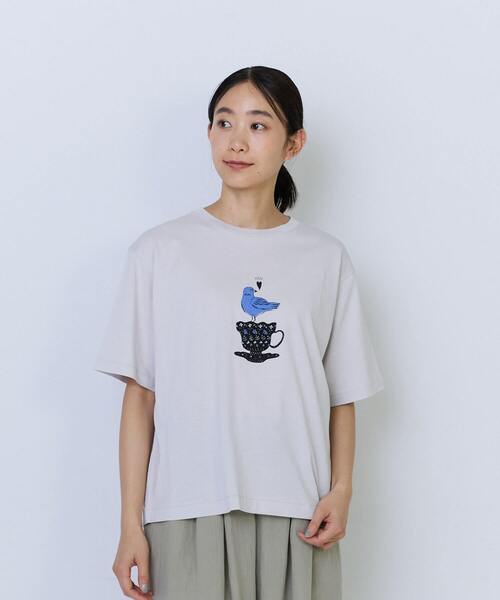 ADIEU TRISTESSE（アデュートリステス）の「【6月お気に入り登録ブランド内2位】杉本さなえさん コラボフレンチスリーブTシャツ（Tシャツ/カットソー・レディース・ピンク/グレー/アイボリー・FREE）」の2枚目の写真