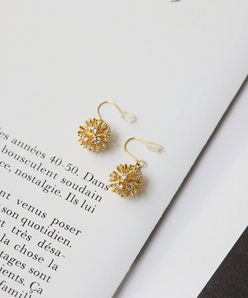 ear PAPILLONNER(イアパピヨネ)の「フラッシュジルコニアピアス(ピアス(両耳用)・レディース・ゴールド/シルバー・FREE)」の1枚目の写真