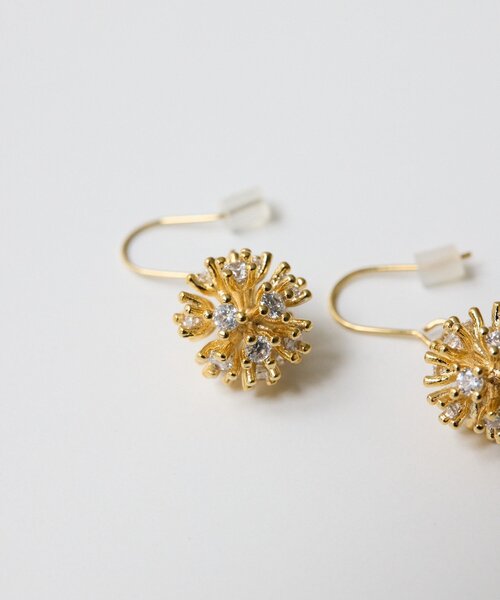ear PAPILLONNER(イアパピヨネ)の「フラッシュジルコニアピアス(ピアス(両耳用)・レディース・ゴールド/シルバー・FREE)」の5枚目の写真