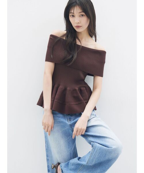 LAGUNAMOON(ラグナムーン)の「ペプラムオフショルニットプルオーバー 【夏服】【半袖】(ニット/セーター・レディース・ブラウン/ホワイト/レッド・FREE)」の5枚目の写真