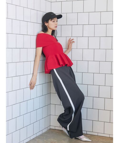 LAGUNAMOON(ラグナムーン)の「ペプラムオフショルニットプルオーバー 【夏服】【半袖】(ニット/セーター・レディース・ブラウン/ホワイト/レッド・FREE)」の16枚目の写真