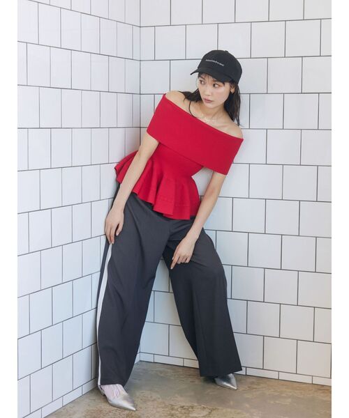 LAGUNAMOON(ラグナムーン)の「ペプラムオフショルニットプルオーバー 【夏服】【半袖】(ニット/セーター・レディース・ブラウン/ホワイト/レッド・FREE)」の17枚目の写真