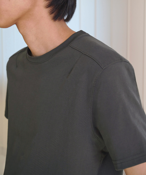 WOOALONG(ウアロン)の「Minimal cotton regular t-shirts -KHAKI(Tシャツ/カットソー・メンズ・カーキ・MEDIUM/LARGE)」の4枚目の写真