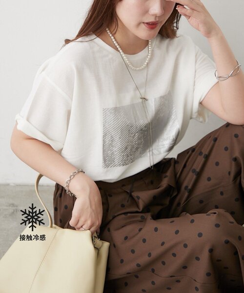 Remind me and forever（リマインドミーアンドフォーエバー）の「【ひんやりタッチ】接触冷感カノコ箔かすれプリントＴシャツ（Tシャツ/カットソー・レディース・オフホワイト/チャコールグレー/ブラック・FREE）」の3枚目の写真