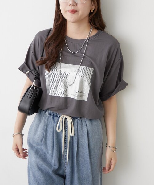 Remind me and forever（リマインドミーアンドフォーエバー）の「【ひんやりタッチ】接触冷感カノコ箔かすれプリントＴシャツ（Tシャツ/カットソー・レディース・オフホワイト/チャコールグレー/ブラック・FREE）」の8枚目の写真