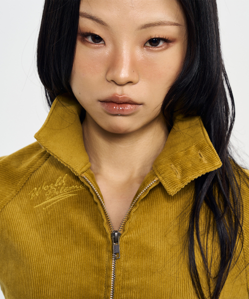 WORLDDILEMA(ワールドジレンマ)の「SIGN EMBROIDERY STAND COLLAR (OLIVE)(その他アウター・レディース・オリーブ・44/48)」の2枚目の写真