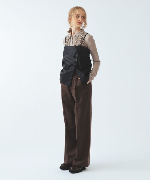 Ray BEAMS(レイビームス)の「フェイクレザー アシンメトリー キャミソール(キャミソール・レディース・ブラウン/ブラック・ONE SIZE)」の4枚目の写真