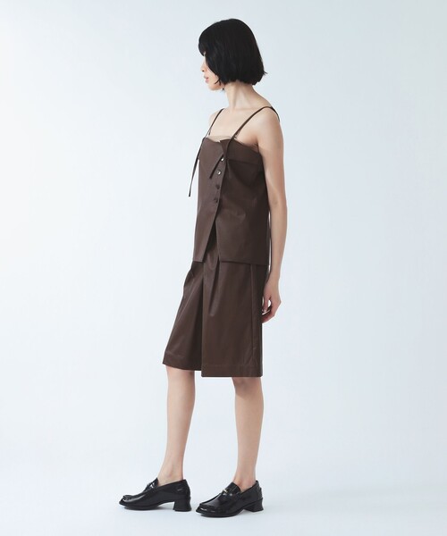 Ray BEAMS(レイビームス)の「フェイクレザー アシンメトリー キャミソール(キャミソール・レディース・ブラウン/ブラック・ONE SIZE)」の10枚目の写真