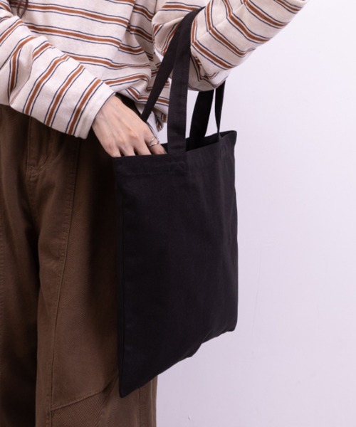 NEWTRAL PRODUCTS(ニュートラルプロダクツ)の「101 Basic Tote Bag Mサイズ/無地トート コットン100% エコバッグ/101 Basic Tote Bag Mサイズ(トートバッグ・レディース・ブラック/ナチュラル・M)」の6枚目の写真
