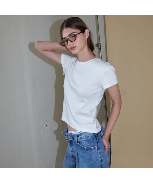AENE(エイネ)の「エイTシャツ(ネイビー)(Tシャツ/カットソー・レディース・ブルー/ホワイト/ブラック/チャコール/ライトイエロー/ライトグレー/ネイビー・SMALL/MEDIUM)」の2枚目の写真