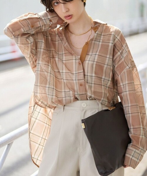 Rouge vif(ルージュヴィフ)の「P/R強撚シアーチェック2WAYシャツ/カシュクールシャツ(シャツ/ブラウス・レディース・グリーン/ベージュ・フリー)」の2枚目の写真