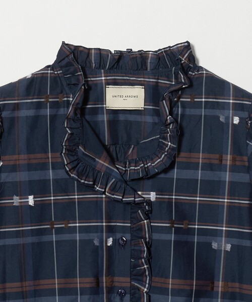 UNITED ARROWS(ユナイテッドアローズ)の「チェック リボン カットジャガード ブラウス(シャツ/ブラウス・レディース・ネイビー/ダークグレー・FREE)」の4枚目の写真