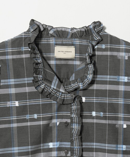 UNITED ARROWS(ユナイテッドアローズ)の「チェック リボン カットジャガード ブラウス(シャツ/ブラウス・レディース・ネイビー/ダークグレー・FREE)」の8枚目の写真
