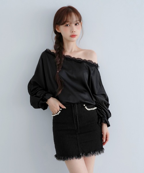 by muni:r(バイ ムニール)の「パールポケットデニムスカート/2026 AW COLLECTION(デニムスカート・レディース・ブラック・SMALL/MEDIUM)」の2枚目の写真