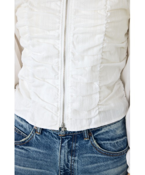 AZUL by moussy(アズールバイマウジー)の「【身長/骨格別着用画像あり】2WAYオフショルダブルジップドビーブラウス パフスリーブ 長袖 夏服 秋服(シャツ/ブラウス・レディース・オフホワイト/レッド/ブラック・FREE)」の20枚目の写真