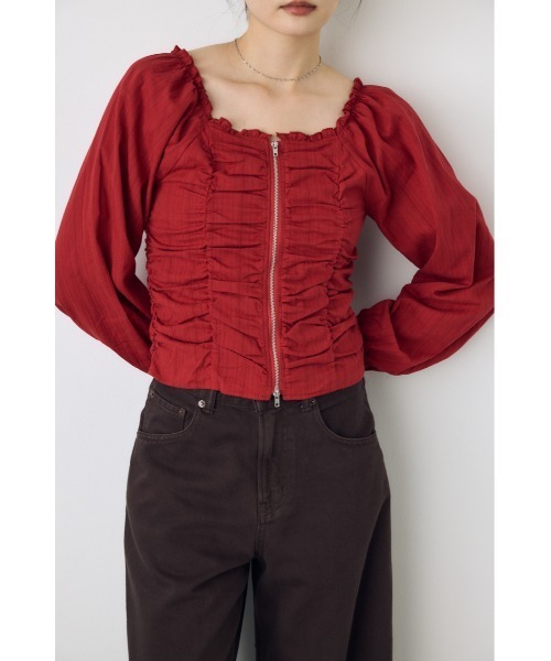 AZUL by moussy(アズールバイマウジー)の「【身長/骨格別着用画像あり】2WAYオフショルダブルジップドビーブラウス パフスリーブ 長袖 夏服 秋服(シャツ/ブラウス・レディース・オフホワイト/レッド/ブラック・FREE)」の16枚目の写真