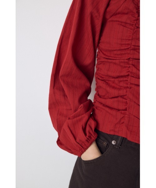 AZUL by moussy(アズールバイマウジー)の「【身長/骨格別着用画像あり】2WAYオフショルダブルジップドビーブラウス パフスリーブ 長袖 夏服 秋服(シャツ/ブラウス・レディース・オフホワイト/レッド/ブラック・FREE)」の11枚目の写真