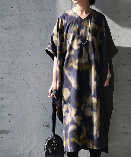 antiqua(アンティカ)の「アート柄 切替 コクーン ワンピース(ワンピース・レディース・ブラック・ONESIZE)」の2枚目の写真