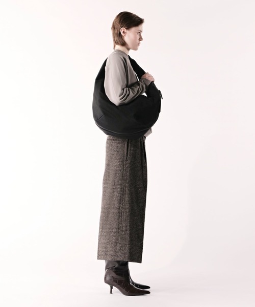Cote&Ciel(コートエシエル)の「【cote&ciel/コートエシエル】 Reno Carbon Black / 2WAY ショルダーバッグ ベスト(ショルダーバッグ・メンズ・ブラック・FREE)」の2枚目の写真