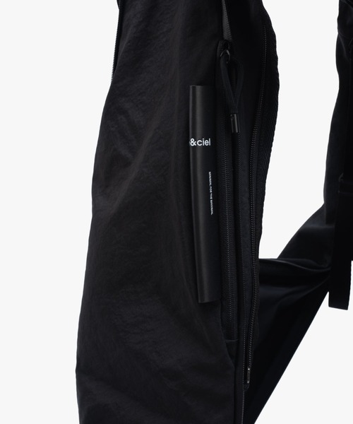 Cote&Ciel(コートエシエル)の「【cote&ciel/コートエシエル】 Reno Carbon Black / 2WAY ショルダーバッグ ベスト(ショルダーバッグ・メンズ・ブラック・FREE)」の13枚目の写真