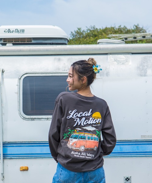 LOCALMOTION HAWAII(ローカルモーション ハワイ)の「ハワイ&リゾートバスサガラ刺繍ロングTシャツ(Tシャツ/カットソー・メンズ・チャコールグレー/ライトグレー・SMALL/X-LARGE/LARGE/MEDIUM)」の3枚目の写真