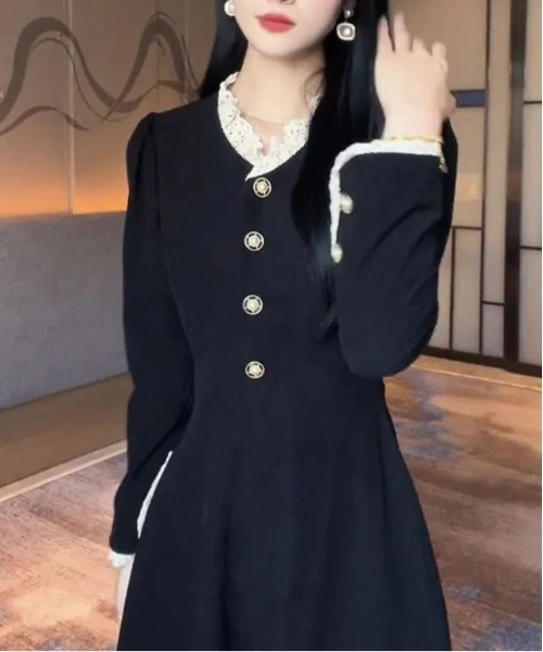 &soiree(アンドソワレ)の「レースドッキングハイネックミディ丈ワンピース(ワンピース・レディース・ブラック・LARGE/X-LARGE/MEDIUM)」の3枚目の写真