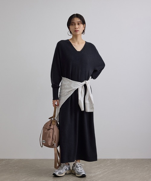 SALON adam et rope'(サロン アダム エ ロペ)の「カシミヤニットワンピース(ワンピース・レディース・ネイビー/レンガ/カーキ/ブルー系その他4・FREE)」の6枚目の写真