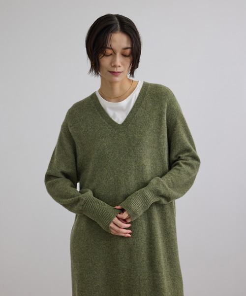 SALON adam et rope'(サロン アダム エ ロペ)の「カシミヤニットワンピース(ワンピース・レディース・ネイビー/レンガ/カーキ/ブルー系その他4・FREE)」の9枚目の写真