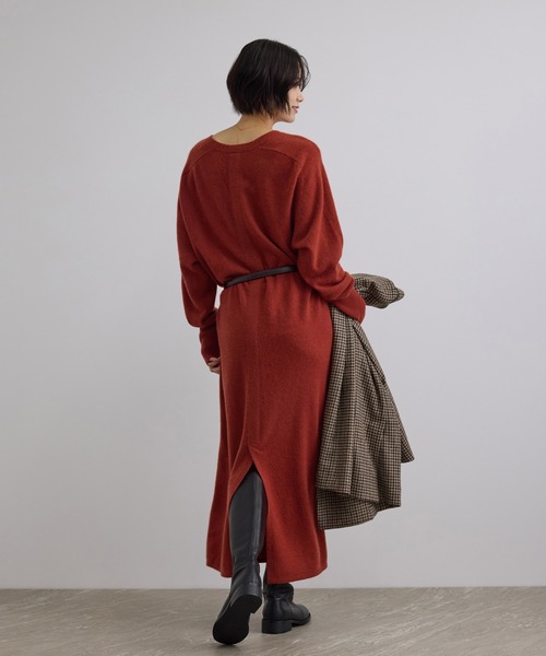 SALON adam et rope'(サロン アダム エ ロペ)の「カシミヤニットワンピース(ワンピース・レディース・ネイビー/レンガ/カーキ/ブルー系その他4・FREE)」の16枚目の写真