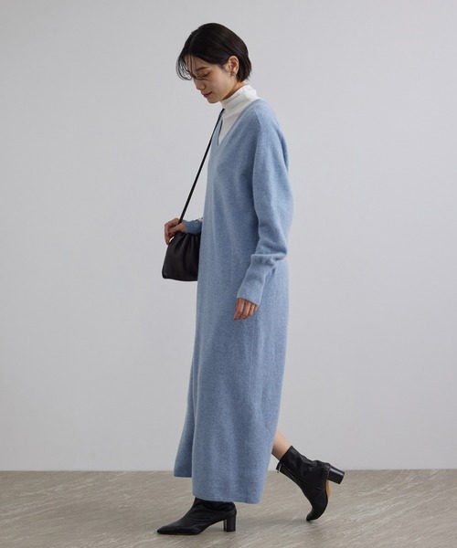 SALON adam et rope'(サロン アダム エ ロペ)の「カシミヤニットワンピース(ワンピース・レディース・ネイビー/レンガ/カーキ/ブルー系その他4・FREE)」の18枚目の写真
