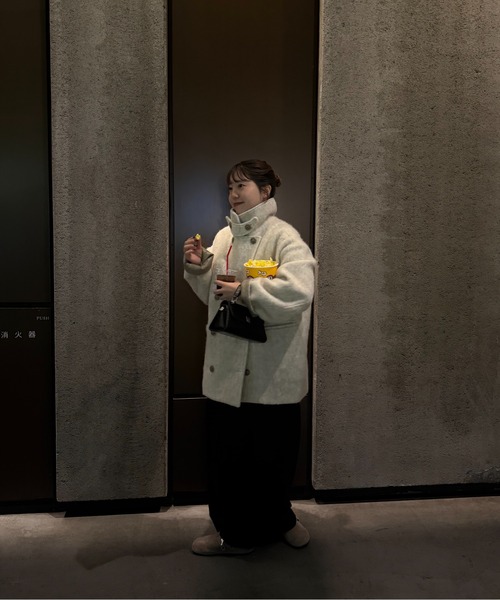 lawgy(ラウジー)の「2way collar contrast cuff double coat / 2wayカラーコントラストカフダブルコート(ステンカラーコート・レディース・ブルー系/オートミール/ミックスグレー・FREE)」の4枚目の写真
