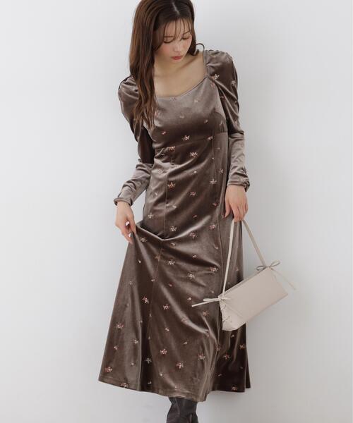 PROPORTION BODY DRESSING(プロポーションボディドレッシング)の「ベロア刺繍ワンピース / 1216240106(ワンピース・レディース・ブラック/ブラウン・MEDIUM/P/S)」の2枚目の写真