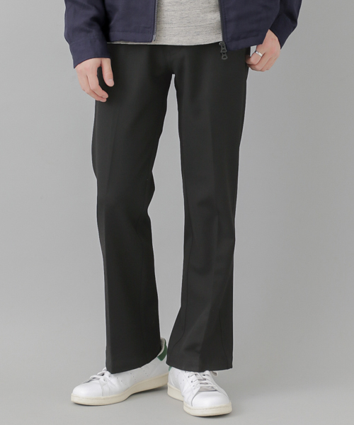 URBAN RESEARCH（アーバンリサーチ）の「UR TR 2WAY フレアスラックス（スラックス・メンズ・チャコールグレー/ブラック・MEDIUM/LARGE）」の2枚目の写真