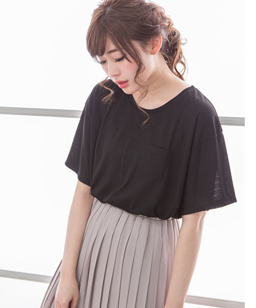 Newlyme（ニューリーミー）の「胸ポケット付きクルーネックorVネックTシャツ（Tシャツ/カットソー・レディース・アイボリー/ホワイト系その他/キャメル/マスタード/霜降りグレー/杢グレー/カーキ/ライトブラック/ボルドー/チャコールグレー/ベージュ系その他3/ブラック系その他3/ホワイト系その他4/その他4/ベージュ系その他4/ブラック系その他4/ブルー系その他4/グリーン系その他3/グレー系その他3/その他3/ピンク系その他4/グレー系その他4/グリーン系その他4/ホワイト系その他3/レッド系その他3/ピンク系その他3/ブルー系その他3/レッド系その他4/ブラック系その他6/レッド系その他6/ブルー系その他5/ブルー系その他6/ブラック系その他5/レッド系その他5/パープル系その他/パープル系その他2・FREE）」の7枚目の写真