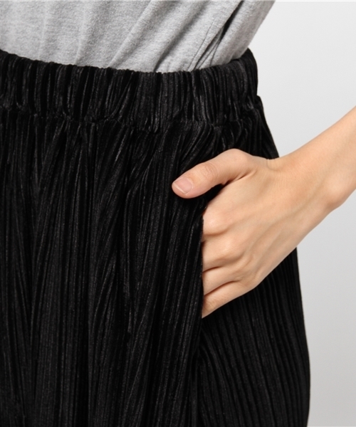 PUNYUS（プニュズ）の「クリスタルプリーツスカート（スカート・レディース・ブラック/ピンク/ダークグリーン・1/3/2）」の8枚目の写真