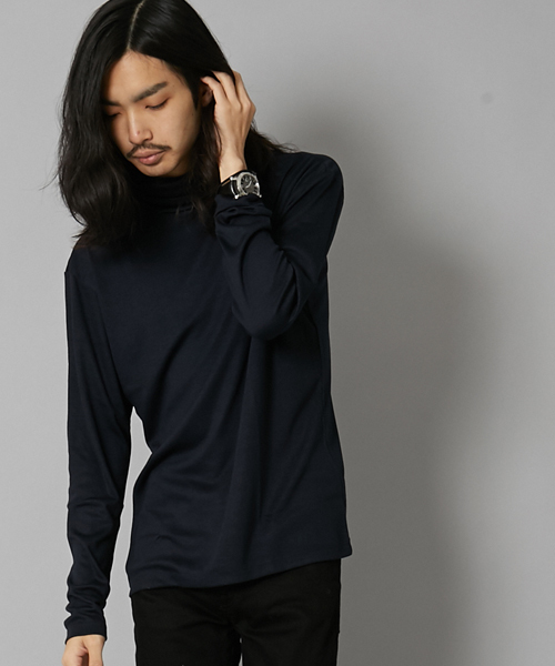 AMERICAN RAG CIE（アメリカンラグシー）の「スムース タートルネック カットソー（Tシャツ/カットソー・メンズ・オフホワイト/ベージュ/バーガンディー/ネイビー・1/2）」の3枚目の写真