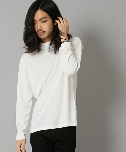 AMERICAN RAG CIE（アメリカンラグシー）の「スムース タートルネック カットソー（Tシャツ/カットソー・メンズ・オフホワイト/ベージュ/バーガンディー/ネイビー・1/2）」の2枚目の写真