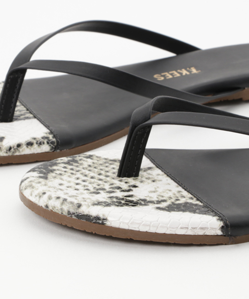 NOLLEY’S（ノーリーズ）の「【TKEES/ティーキーズ】 パイソンサンダル（サンダル・レディース・ベージュ系その他/ブラック系その他・S/M）」の7枚目の写真