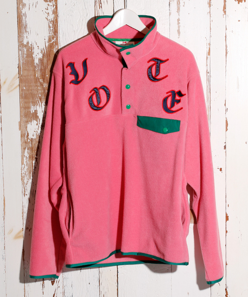 VOTE MAKE NEW CLOTHES（ボートメイクニュークローズ）の「VOTE MAKE NEW CLOTHES VOTE FLEECE PULL OVER ビッグシルエットフリースプルオーバー（スウェット・メンズ・ブラック/ピンク・MEDIUM/SMALL/LARGE）」の2枚目の写真